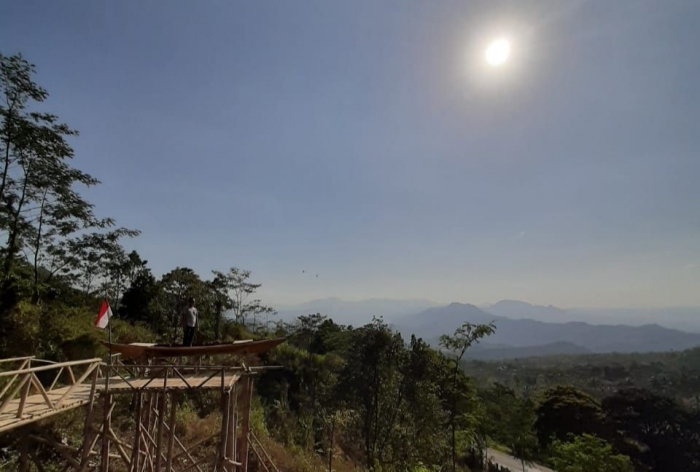 Video Wisata Puncak Pinus Instagramable Dekat Jakarta Video Wisata Puncak Pinus Instagramable Dekat Jakarta