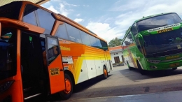Bus-bus Efisiensi di rest area (dok. pri).