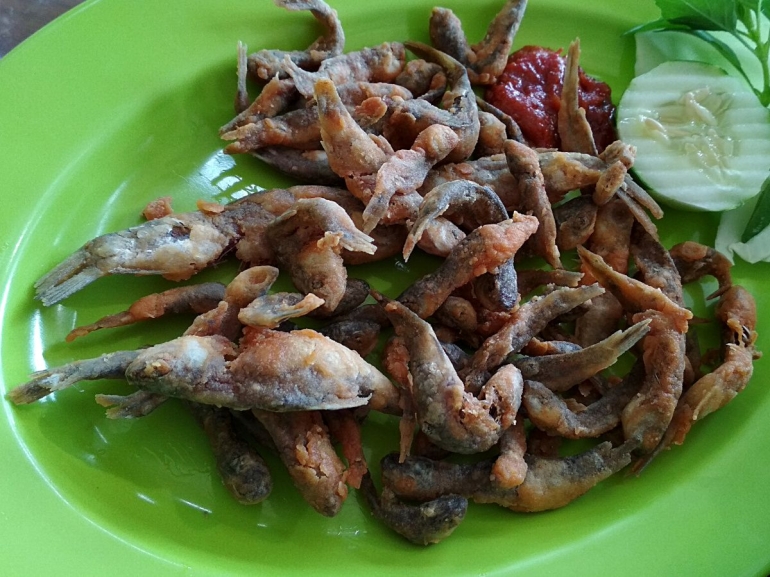 Wader goreng di Warung Kali Kediri. Dokpri