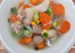 Sup ayam (sumber: Cookpad.com)
