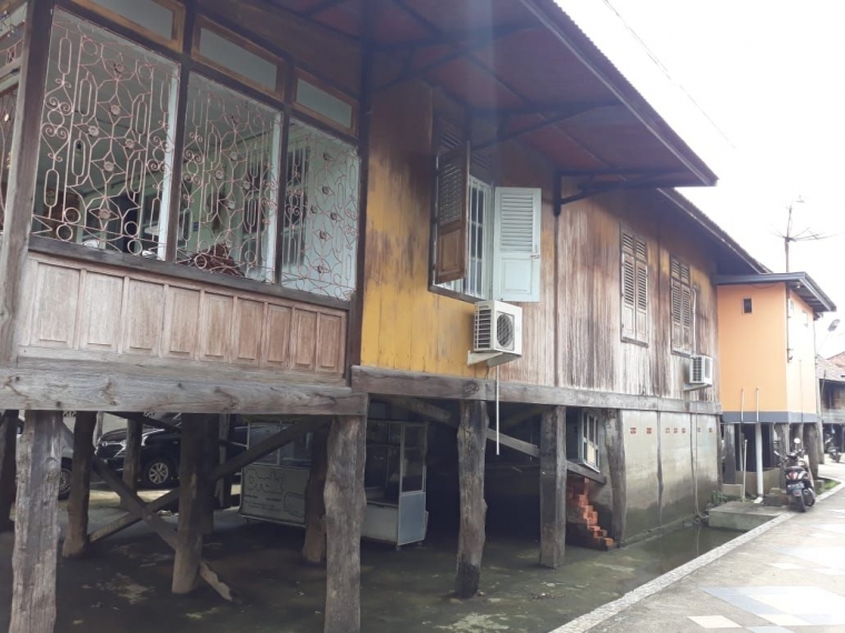 Mungkinkah Warga Jakarta Membangun Rumah Panggung Mungkinkah Warga Jakarta Membangun Rumah Panggung