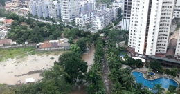 Penampakan banjir di bantaran Kali Krukut di kawasan Semanggi Jakarta pada 1 Januari 2020 (Dokumentasi Pribadi)