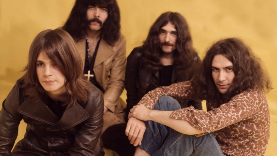 Ozzy Osbourne saat bersama Black Sabbath. Ki -ka : Ozzy Osbourne, Tony Iommi, Geezer Butler, Bill Ward (Sumber : loudersound.com).