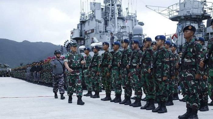 Prajurit TNI bersiap di perairan Natuna | Sumber gambar: aceh.tribunnews.com