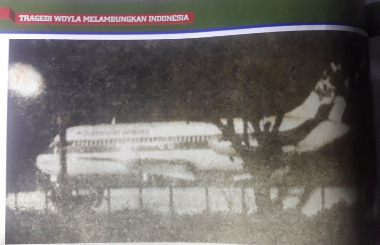 Penampakan Pesawat Garuda DC-9 Woyla yang dibajak di Thailand. Sumber gambar: Foto Repro Majalah Angkasa