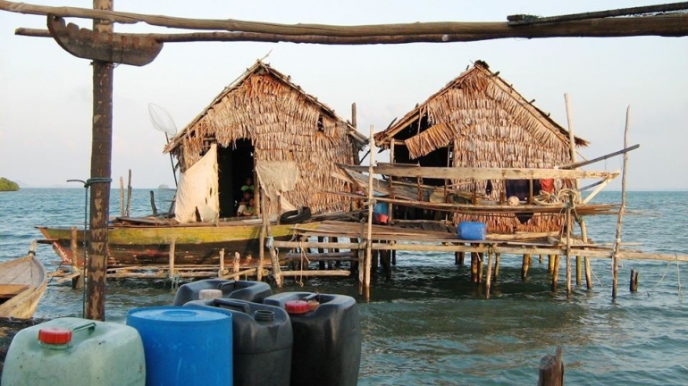 Rumah Orang Laut (Foto: Marahalim Siagian)