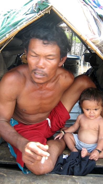 Perahu kajang adalah alat transportasi sekaligus rumah bagi kelompok Orang Laut yang masih nomaden (Marahalim Siagian)