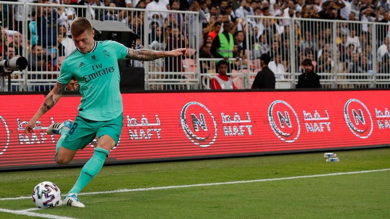 Toni Kross saat mencetak gol dari tendangan sudut (Sumber : Twitter Real Madrid C.F)