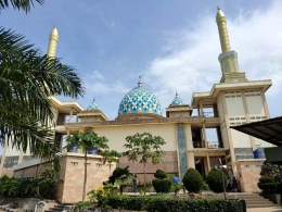 Masjid Baitus Sa'adiyah dilihat dari belakang atau sisi Barat (sumber foto: J.Haryadi)
