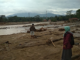 Puluhan rumah warga hanyut terbawa air di Kp. Parung Sapi, Desa Kalong Sawah, Jasinga, Bogor. Dokpri