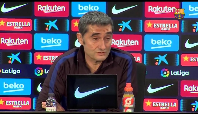 Varverde saat konferensi pers. (Sumber : Twitter @FC Barcelona)