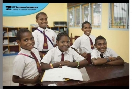 Deskripsi : Peningkatan Akses Pendidikan Bagi Warga Asli Papua  I Sumber Foto : IG Freeport Indones
