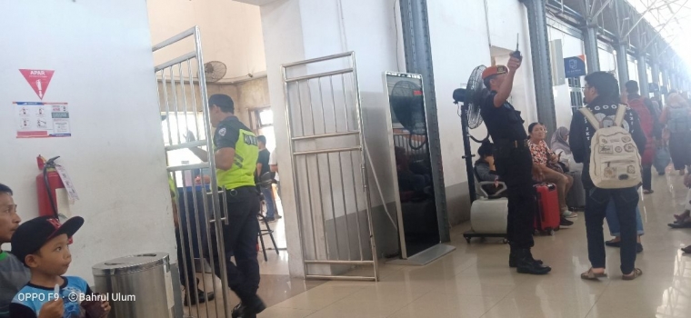 Pintu Masuk Stasiun Poncol Bagi Penumpang (Dokpri)