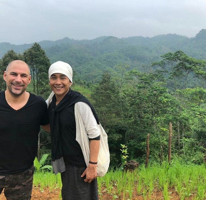 Kang Safrii dan seorang bule di Baduy luar (dok.safrii)