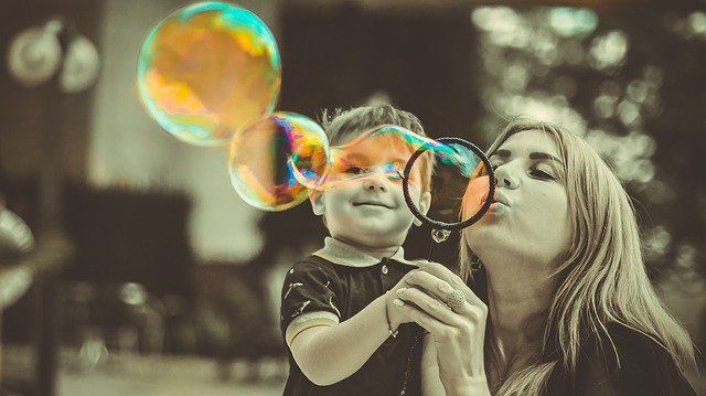 ilustrasi Ibu dan anak. (sumber: pinterest/tryfoto.com)