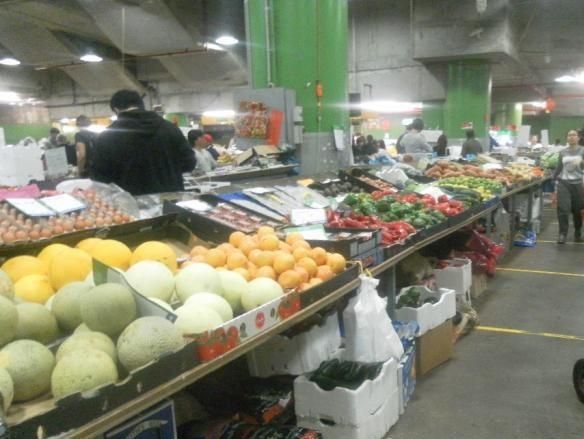 ket,foto: pasar buahan dan sayuran...dokumentasi pribadi