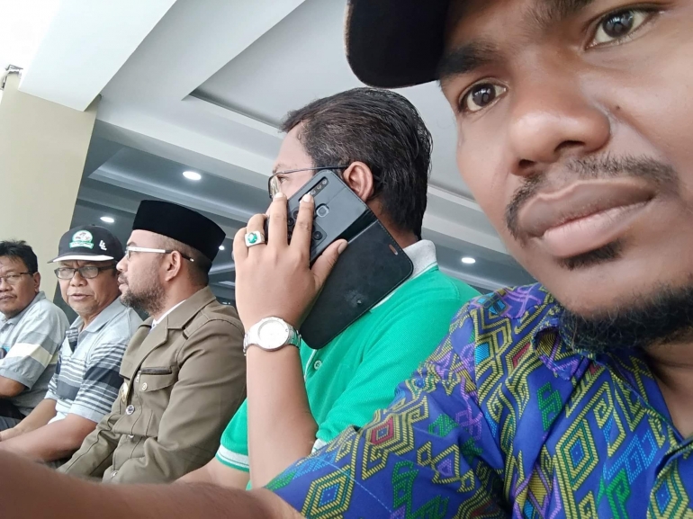 Dokpri : Bersama Bapak wakil bupati Aceh Barat daya bapak muslizar MT di sela acara gotong Royong bersama di masjid agung blangpidie. 
