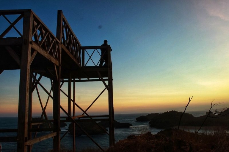 Kondisi sekarang, Pantai Kasab dilengkapi dengan gardu pandang spot buat selfie | Nanang Diyanto Beku