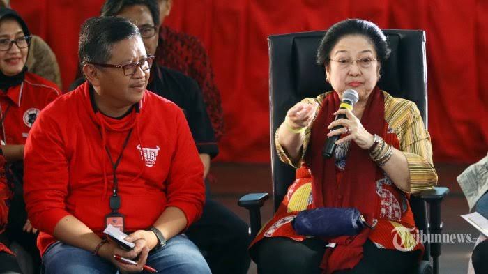 Hasto Kristiyanto dan Megawati (Tribunnews.com)
