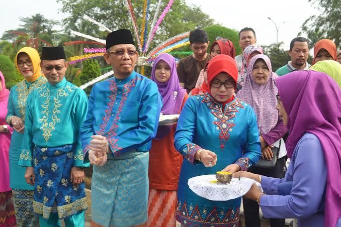 Ilustrasi, arak-arakan lamaran dalam adat Melayu di Kalimantan Barat. Foto | BenarNews.com