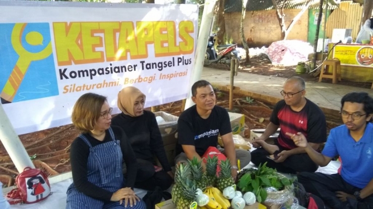 Sehat bersama ketapels (kompasianer Tagsel Plus) silahturahmi dan berbagi Sehat Bersama Ketapels di Jelatreng River Park, Tangerang Selatan, Minggu 12 Januari 2020 (dok.windhu)