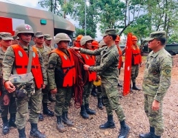 Brigade 303 Angkatan Darat Filipina mengerahkan satuan HADR mengantisipasi Topan Kammuri (sumber : cebudailynews.inquirer.net 2/12/2019)