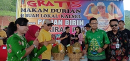Paman Birin pimpin acara Makan Durian dan Buah Lokal di Kiram Park, (18/01)