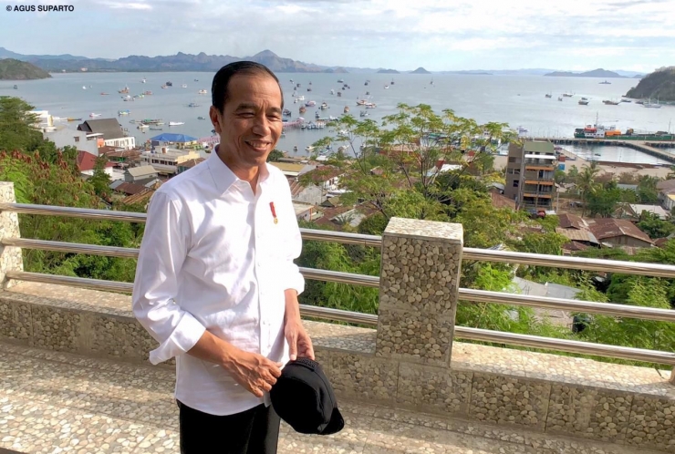 Presiden Jokowi sesaat berkunjung ke Labuan Bajo | travel.detik.com