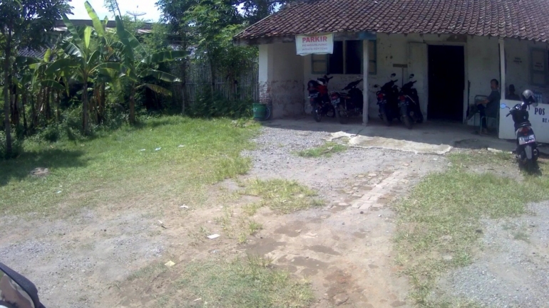 Rumah untuk parkir/dokpri