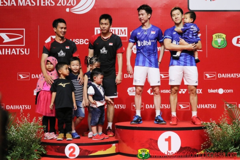 Podium Indonesia Master 2020 menyatukan para dewa ganda putra dunia (foto: badmintonindonesia.org).