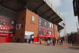 Stadion Utama Liverpool, Anfield (Foto: kenny1/Shutterstock.com)