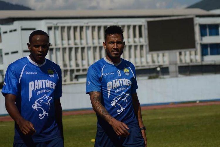 Joel Vinicius (kiri) dan Wander Luiz (kanan) sebelumnya sama-sama bermain di Liga Utama Vietnam. (KOMPAS.com/SEPTIAN NUGRAHA)