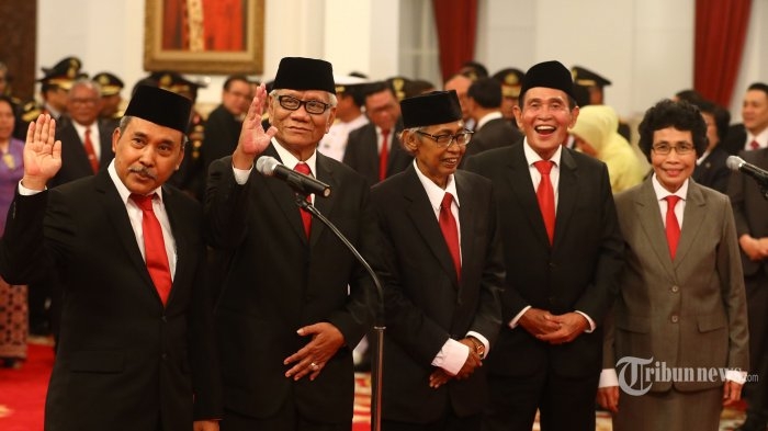 Dewan Pengawas KPK menjelang dilantik oleh Presiden Jokowi pada 20 Desember 2019 | Foto: Tribunnews/Irwan Rismawan