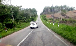 Jalan Bergelombang di Lintas Sumatera (Dokpri)