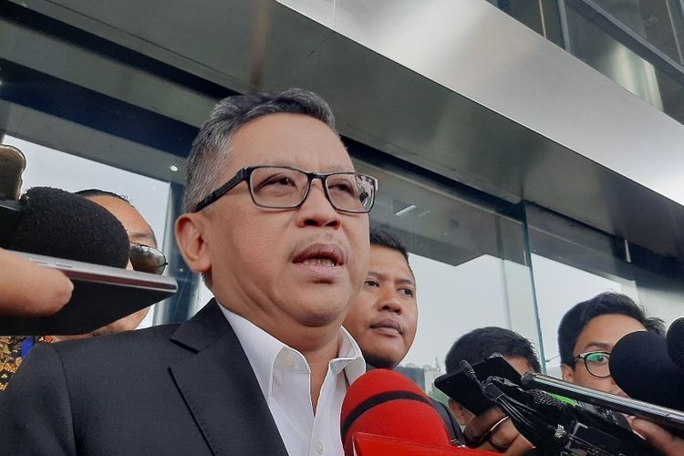 Sekretaris Jenderal PDI Perjuangan Hasto Kristiyanto di Gedung Merah Putih KPK, Jumat (24/1/2020).(KOMPAS.com/Ardito Ramadhan D)