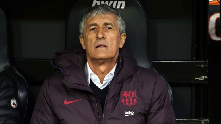 Pelatih Barcelona, Quique Setien, merasakan kekalahan perdana/Foto: Marca