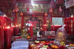 Bagian dalam Kelenteng Jin de yuan. Sumber foto: dok.pribadi