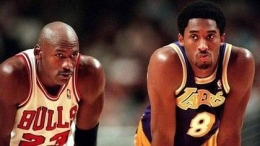 Dua legenda basket NBA beda generasi. Sumber gambar: Insertlive.com