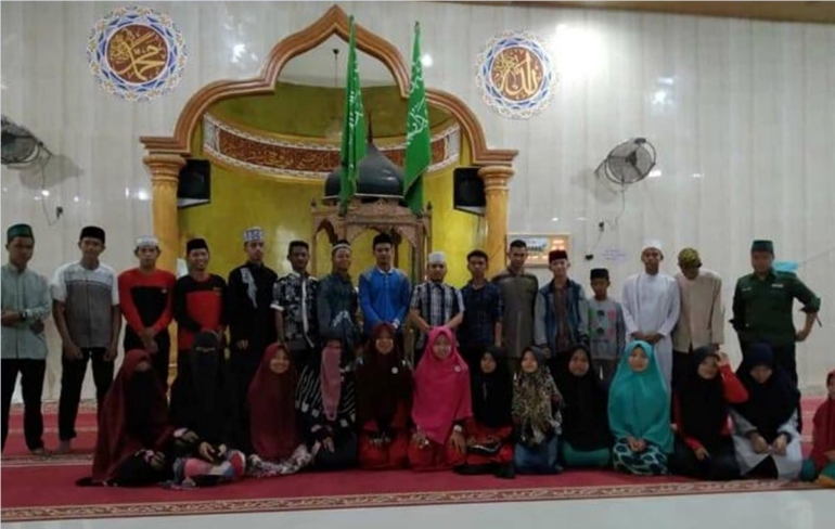 Foto bersama Panitia Pelaksana Festival Da'i Dai'ah Audisi se-Kabupaten Batubara. (Dok. Istimewa)