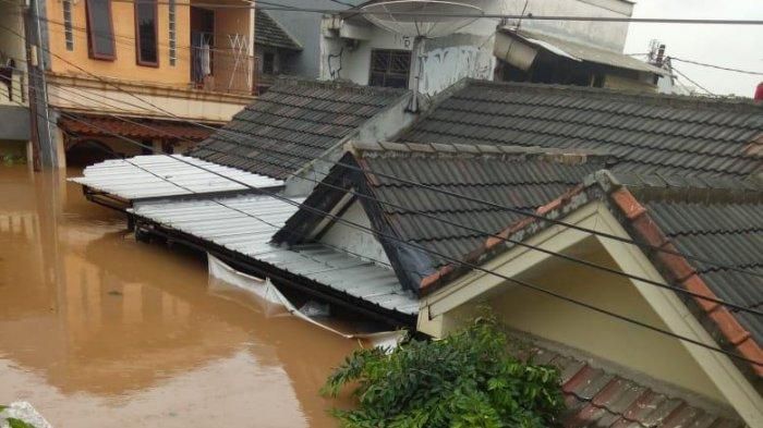 banjir di satu kompleks perumahan di kota tangerang | Tribunnews.com