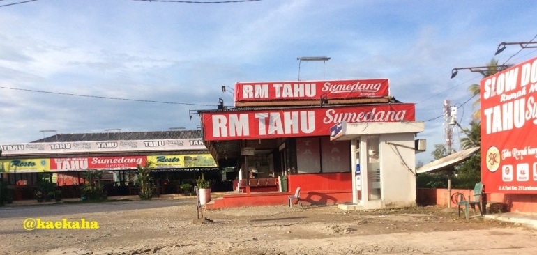 Outlet Tahu Sumedang di Banjarbaru, Kalimantan Selatan (dokpri)