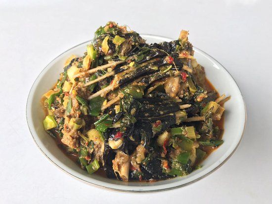 Paniki, masakan daging kelelawar khas Tomohon (sumber foto: tripadvisor.fr)