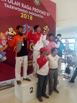 Atlet cabor Taekondo yg peraih medali perak PORPROV Jateng 2018 ygluput mendapat tali asih. Dok. Pengkab TI Kebumen/Sabar Imam.