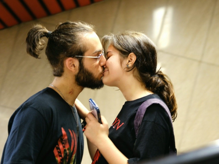 Ciuman di Tangga Berjalan Milan (dok pri)