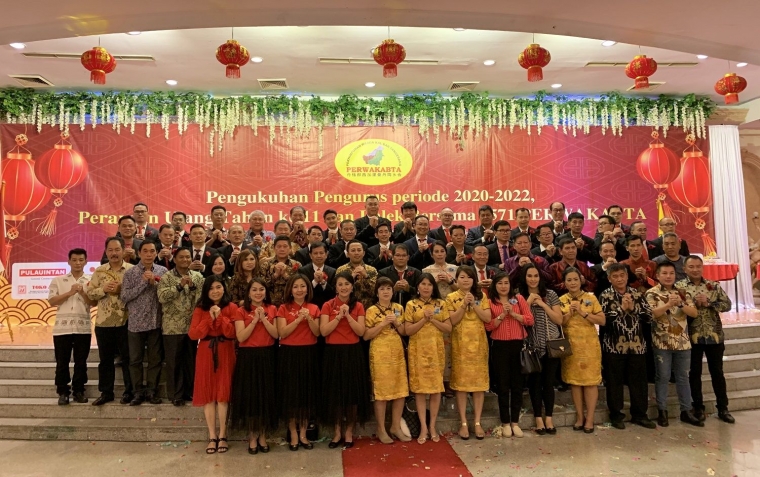Pengurus Perwakabta dan para tokoh perkumpulan masyarakat Kalbar foto bersama Wali Kota Singkawang Tjhai Chui Mie dan Kapolres Tangerang Kombes Pol.Ade Ary Syam Indradi/ist