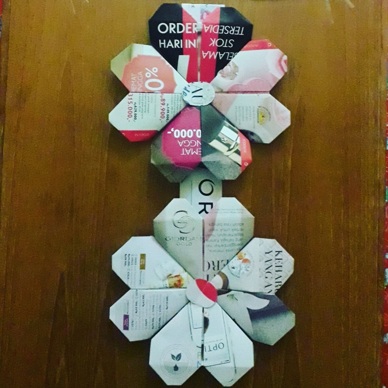 Menghabiskan Malam dengan Melipat Bentuk Hati Menghabiskan Malam dengan Melipat Bentuk Hati