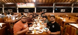 Makan Malam Bersama di Bali - Foto: Dokumentasi Anggota