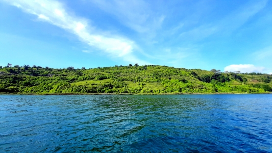 Pemandangan dari atas kapal (Dokpri)