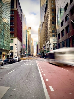 Jalanan sepi di tengah kota New York