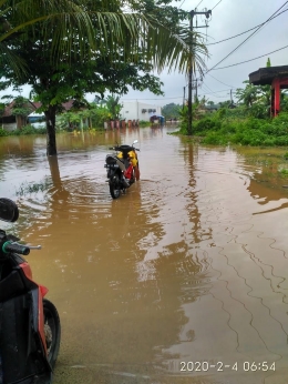 Banjir daerah pinggiran | Sumber gambar : Dokumentasi warga perumahan